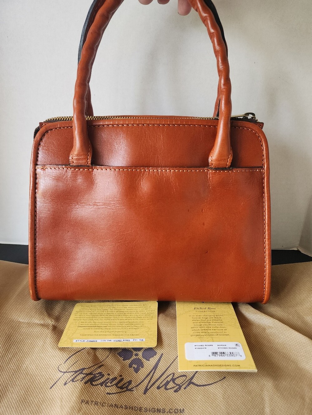 ✨️NWT✨️ Patricia Nash Limited Edition Sophie Etched Rose Bag, $249 MSRP - Picture 3 of 10